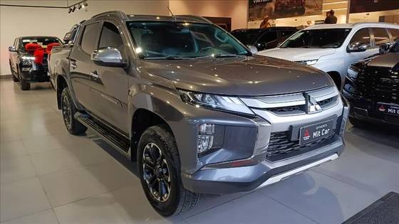 MITSUBISHI L200 TRITON 2.4 16V TURBO DIESEL SPORT HPE CD 4P 4X4 AUTOMÁTICO